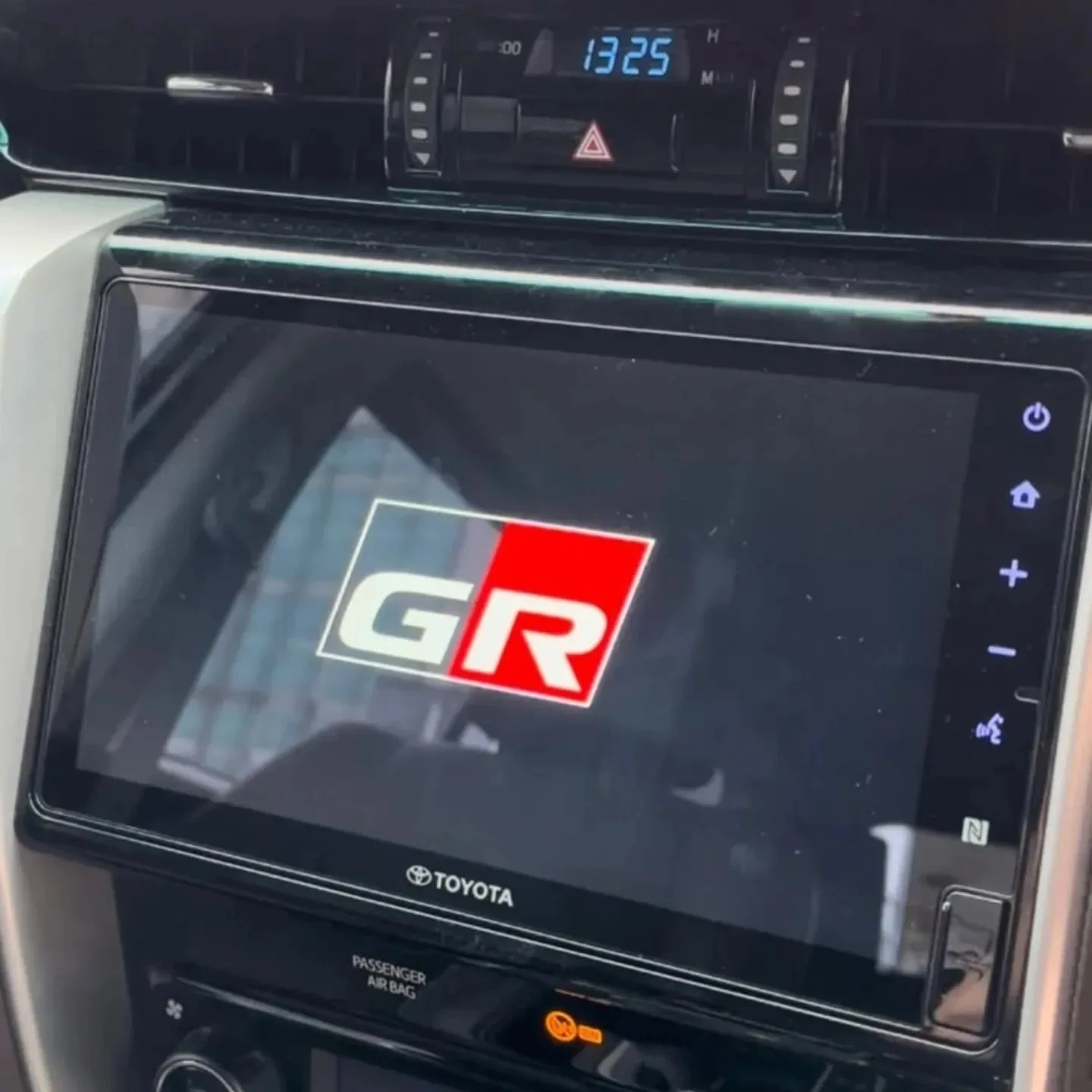 HEAD UNIT ORIGINAL FORTUNER GR Ori thumbnail 2