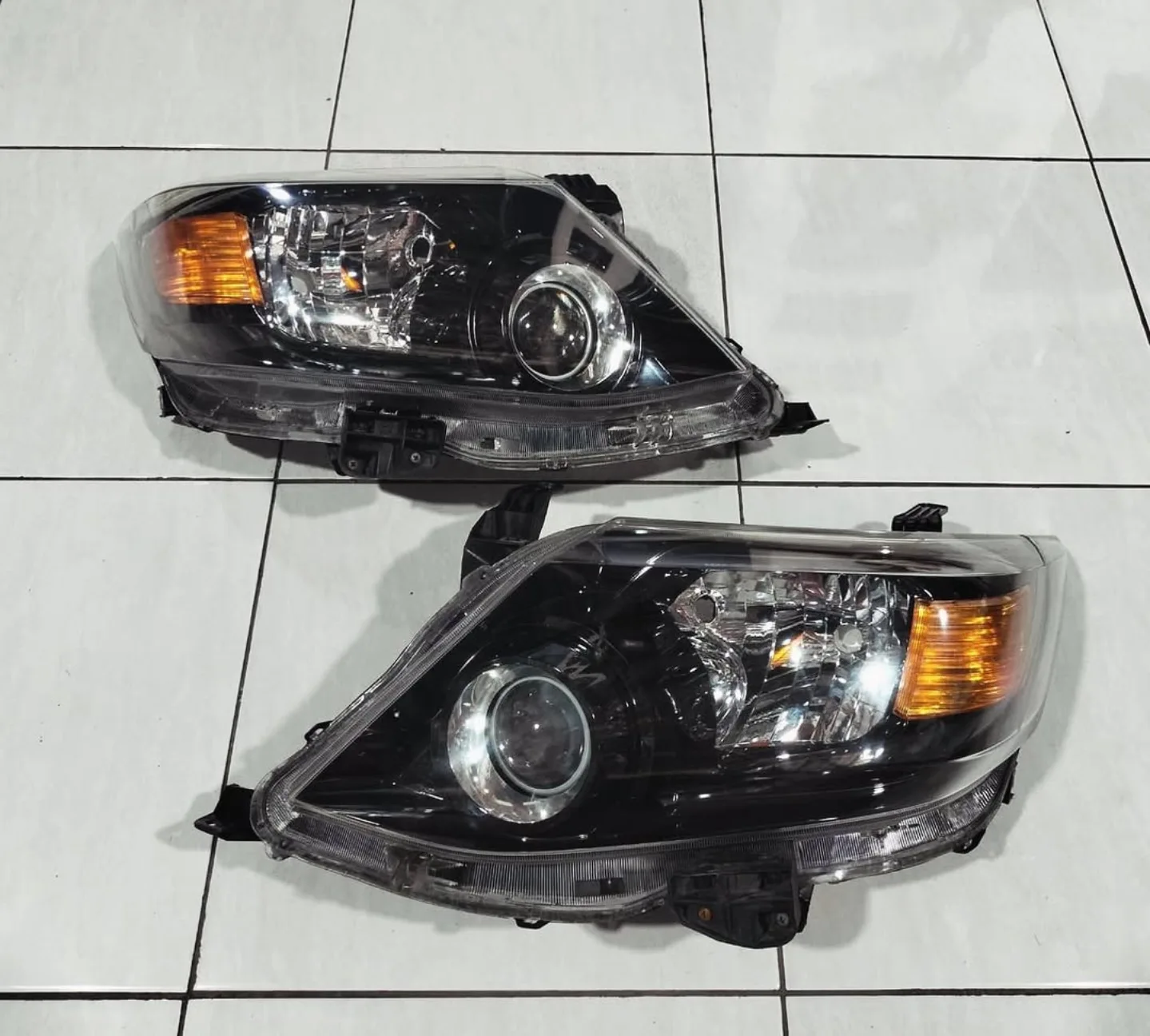 HEADLAMP FORTUNER VNT 2013
